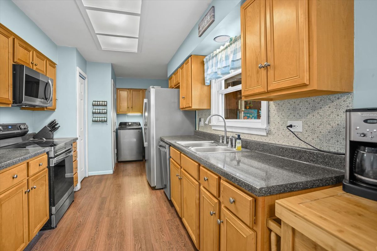 230 Brookhaven Drive, Elk Grove Village, IL 60007