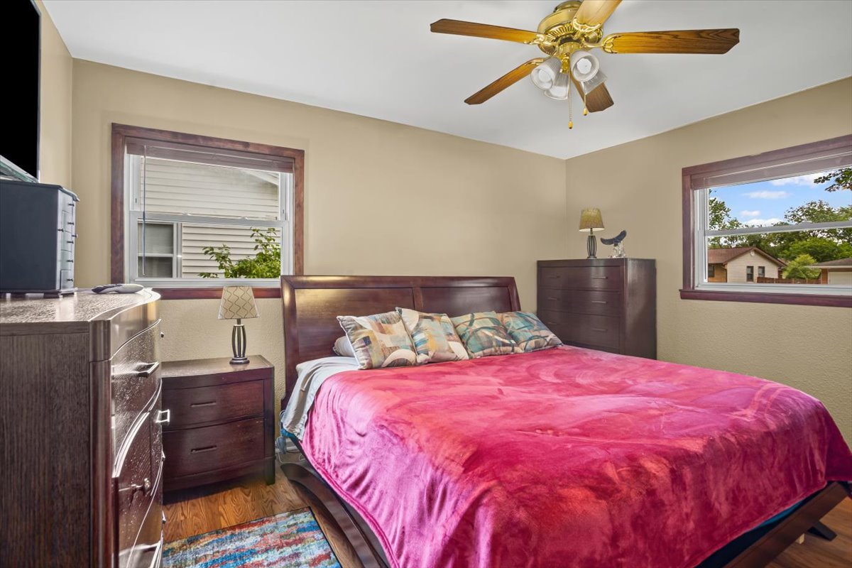 230 Brookhaven Drive, Elk Grove Village, IL 60007