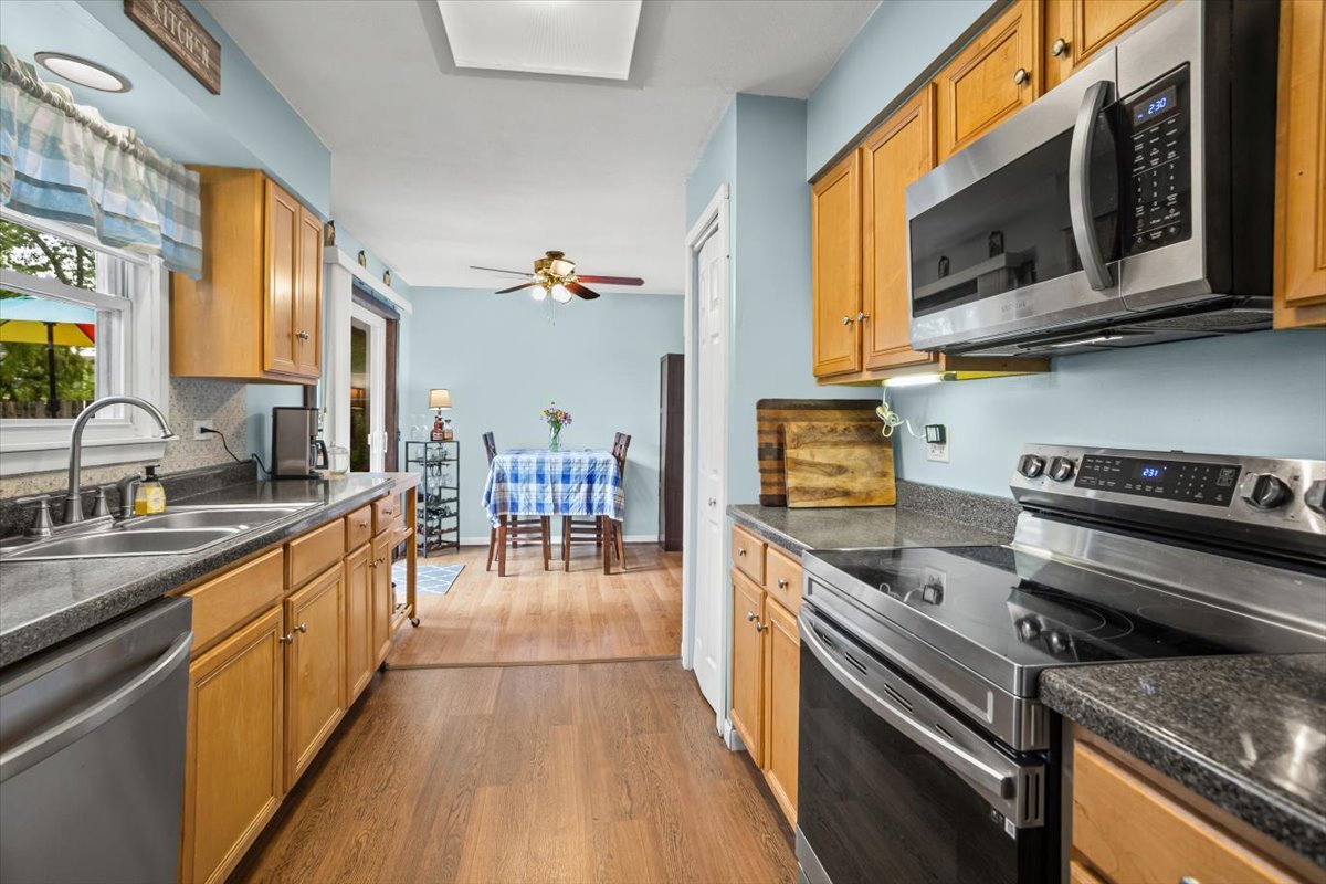 230 Brookhaven Drive, Elk Grove Village, IL 60007