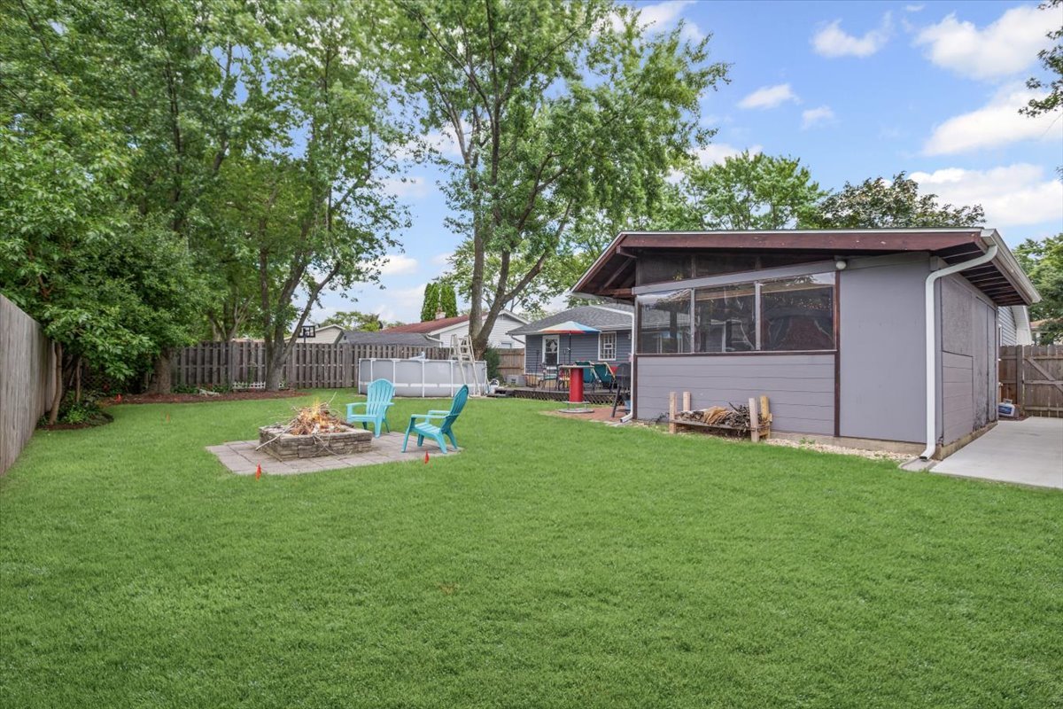 230 Brookhaven Drive, Elk Grove Village, IL 60007
