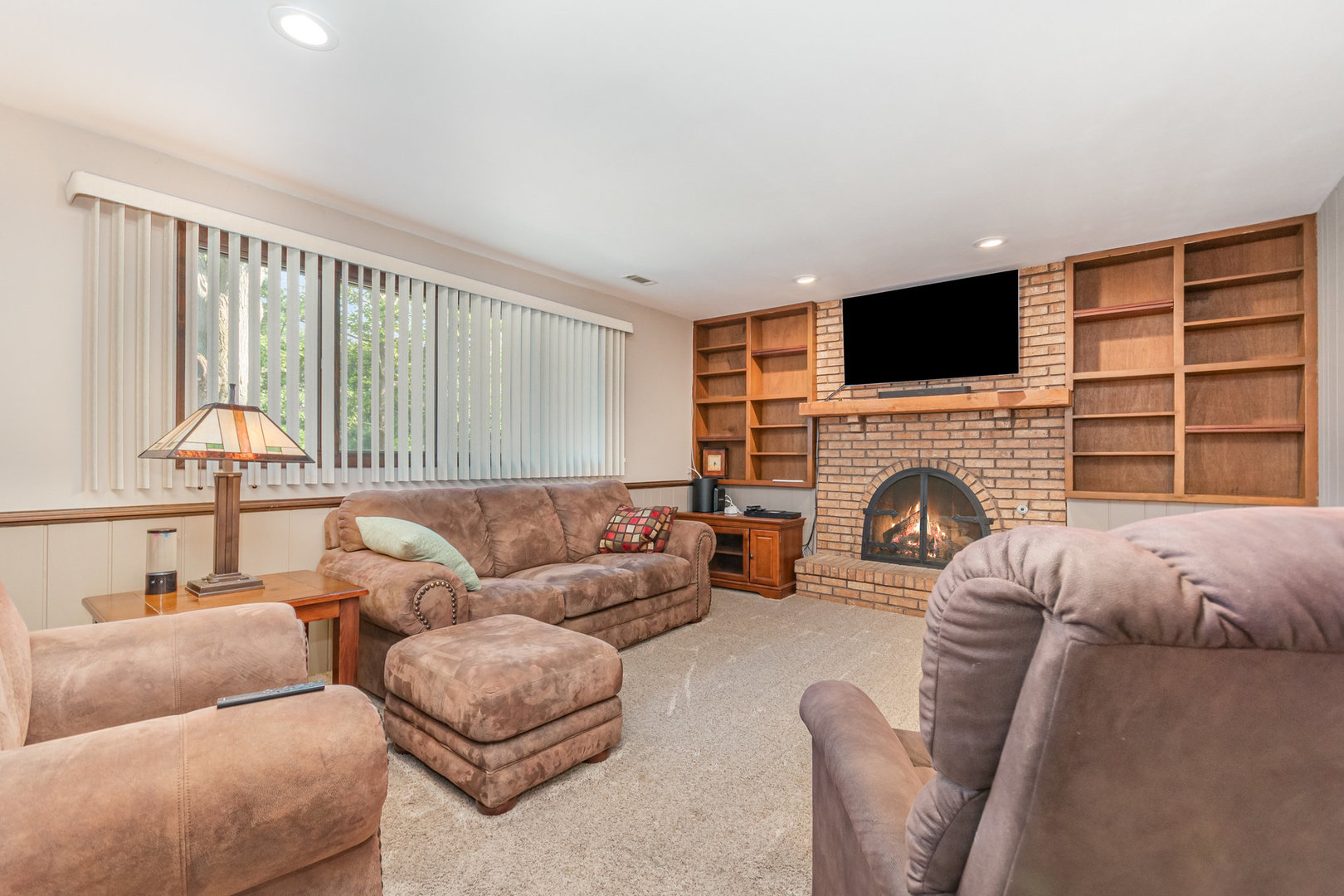414 Hillview Court, Lemont, IL 60439