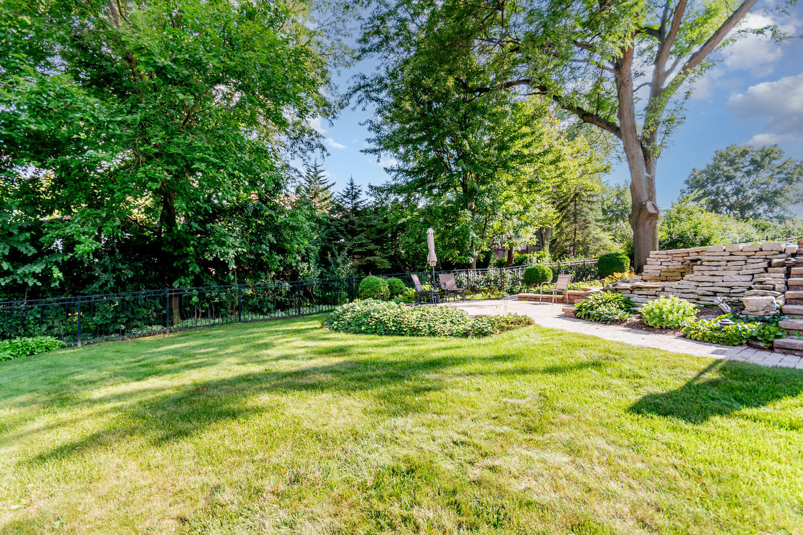 414 Hillview Court, Lemont, IL 60439