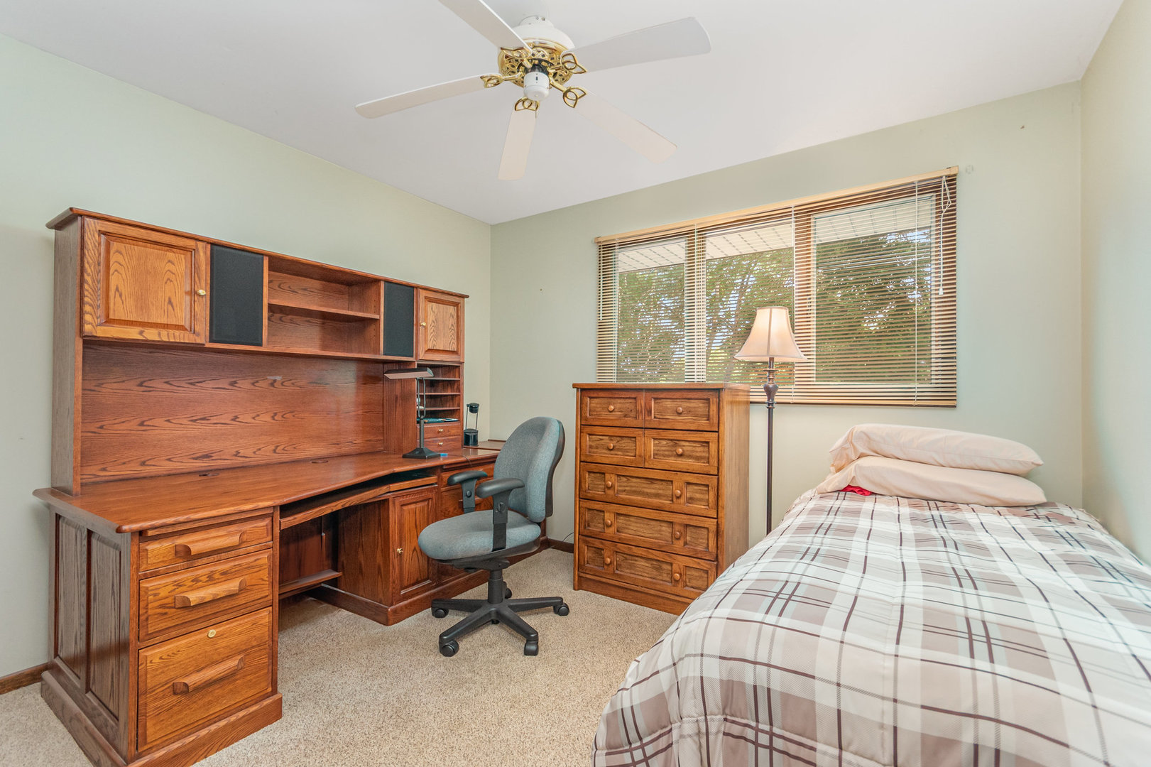 414 Hillview Court, Lemont, IL 60439