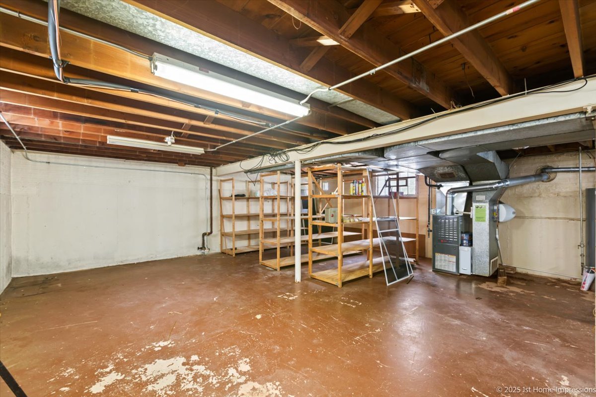 11214 S Sacramento Avenue, Chicago, IL 60655