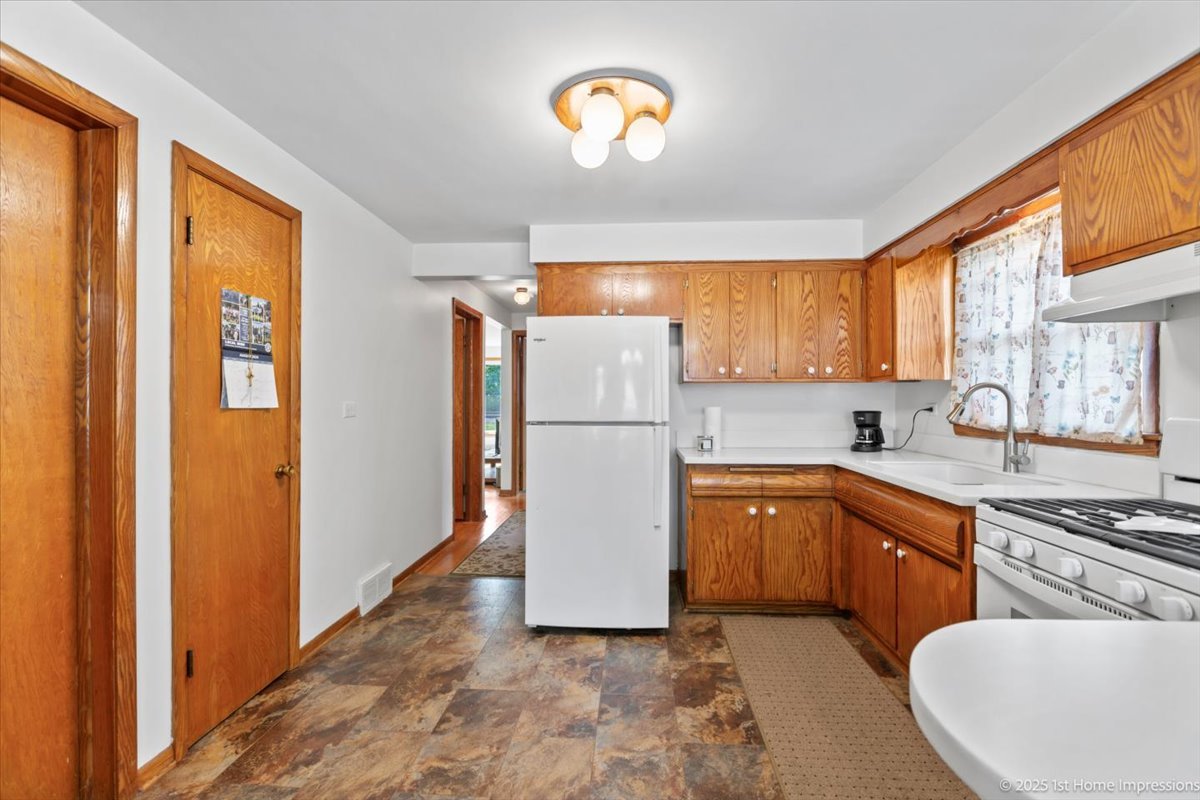 11214 S Sacramento Avenue, Chicago, IL 60655