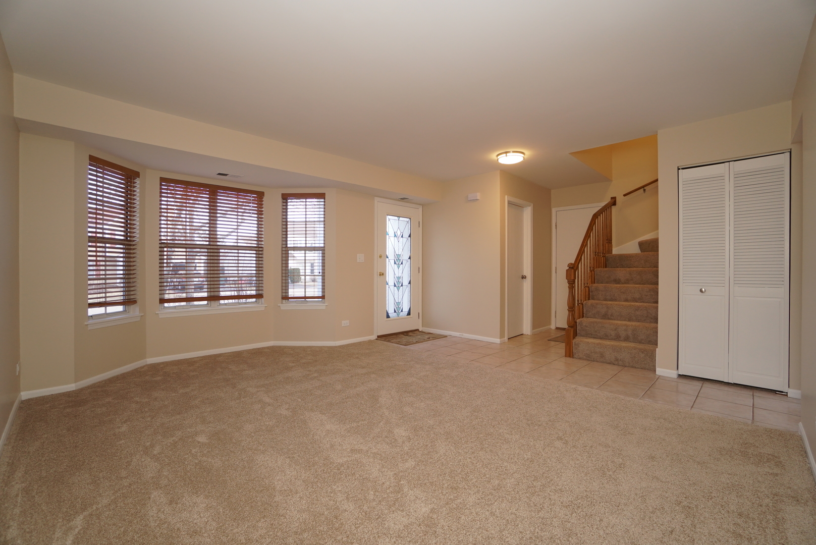 86 Bradford Lane, Mundelein, IL 60060