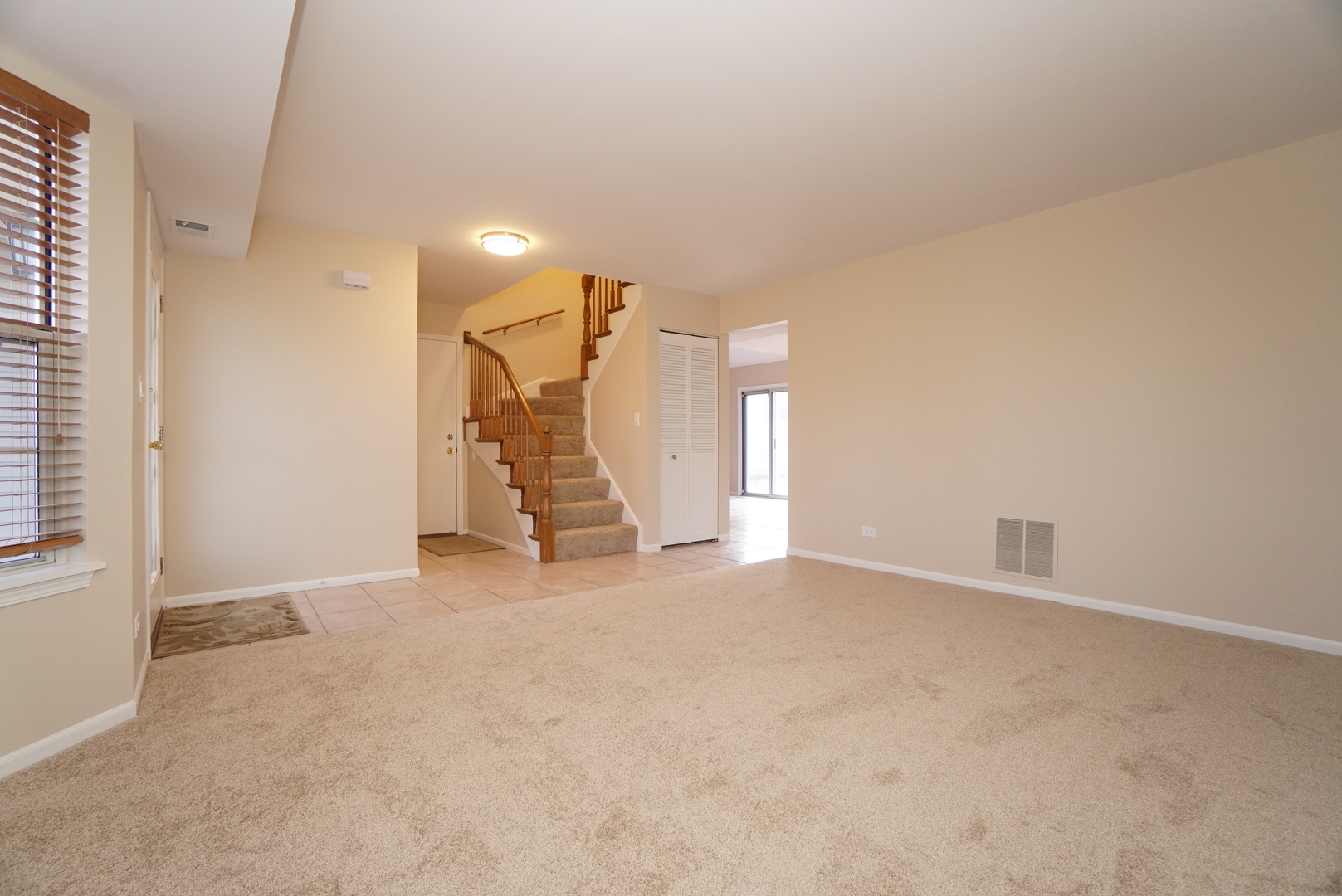 86 Bradford Lane, Mundelein, IL 60060