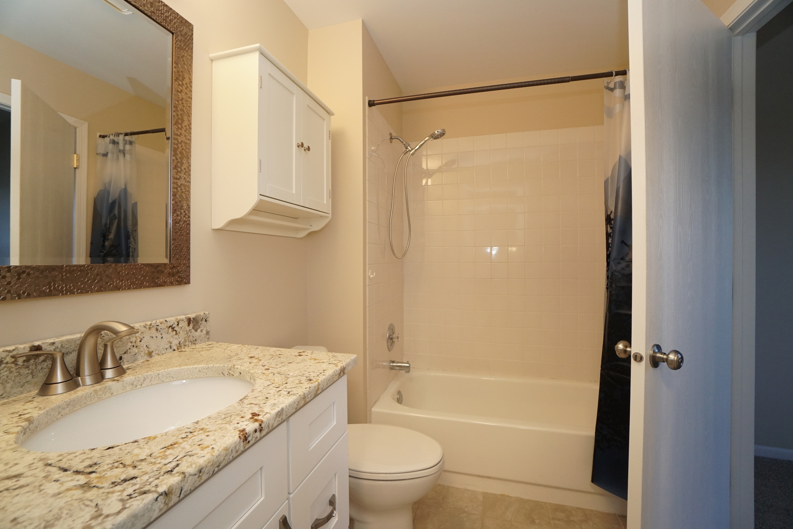 86 Bradford Lane, Mundelein, IL 60060