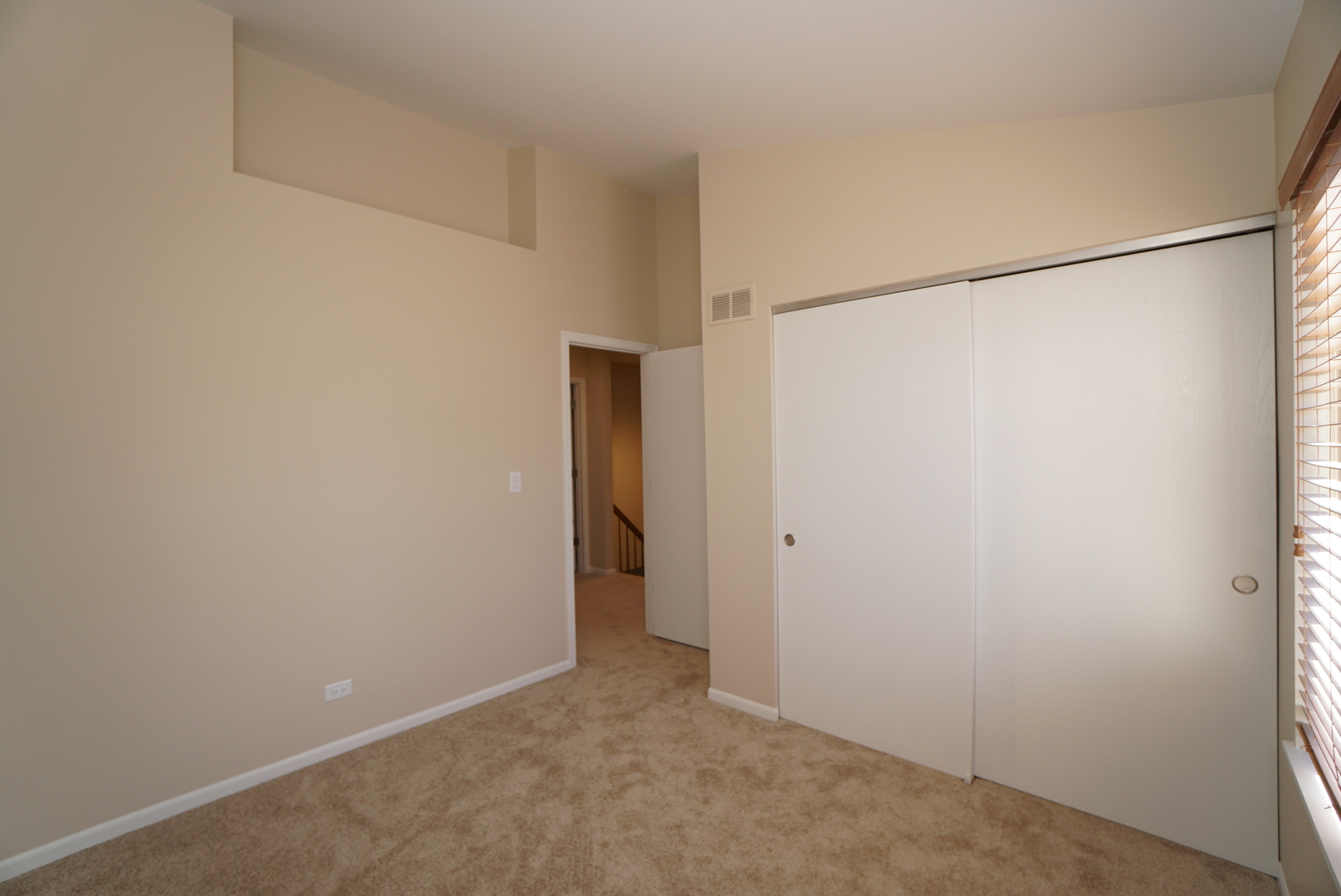 86 Bradford Lane, Mundelein, IL 60060
