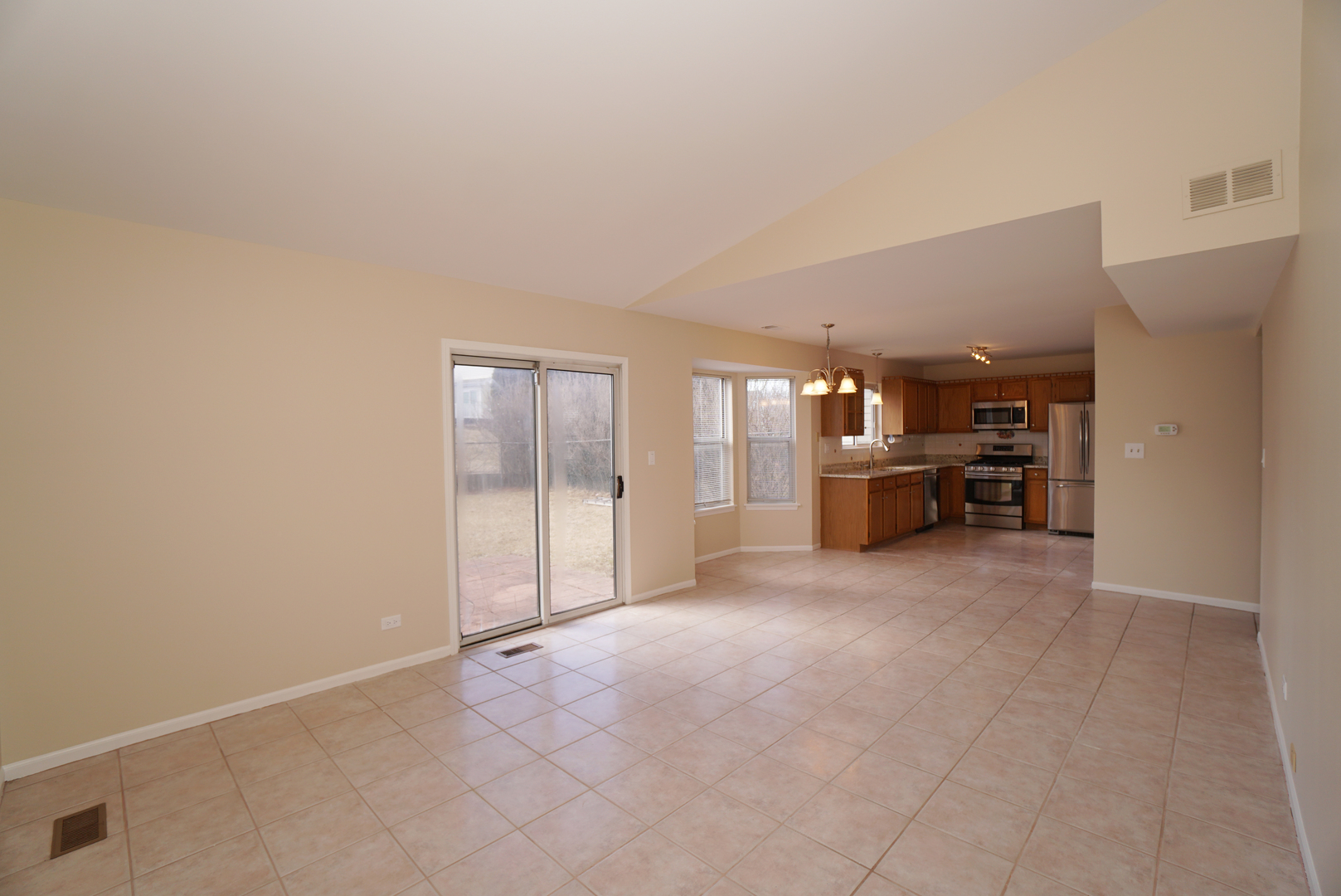86 Bradford Lane, Mundelein, IL 60060