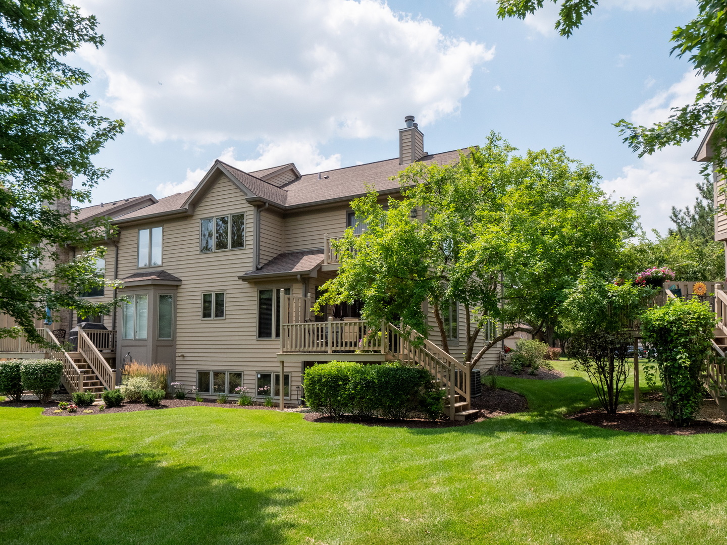 1N639 Augusta Court, Winfield, IL 60190