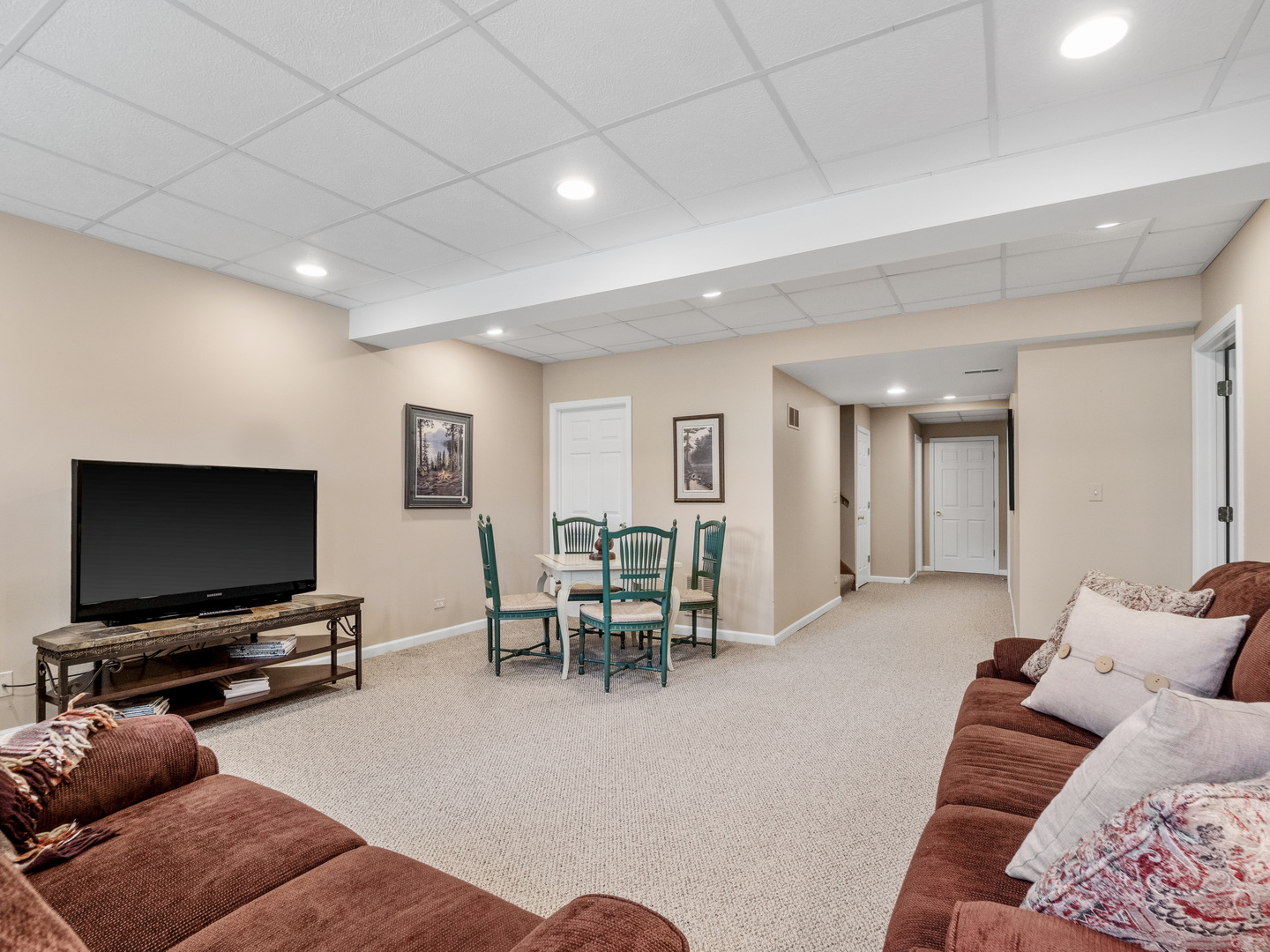 1N639 Augusta Court, Winfield, IL 60190