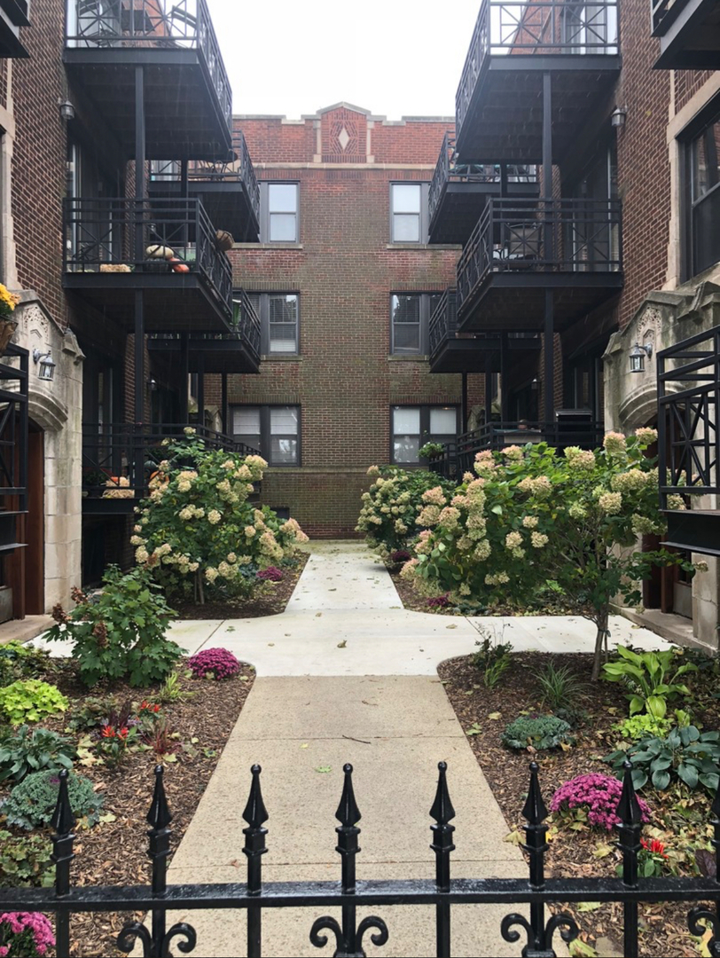 1155 W Grace Street #1S, Chicago, IL 60613