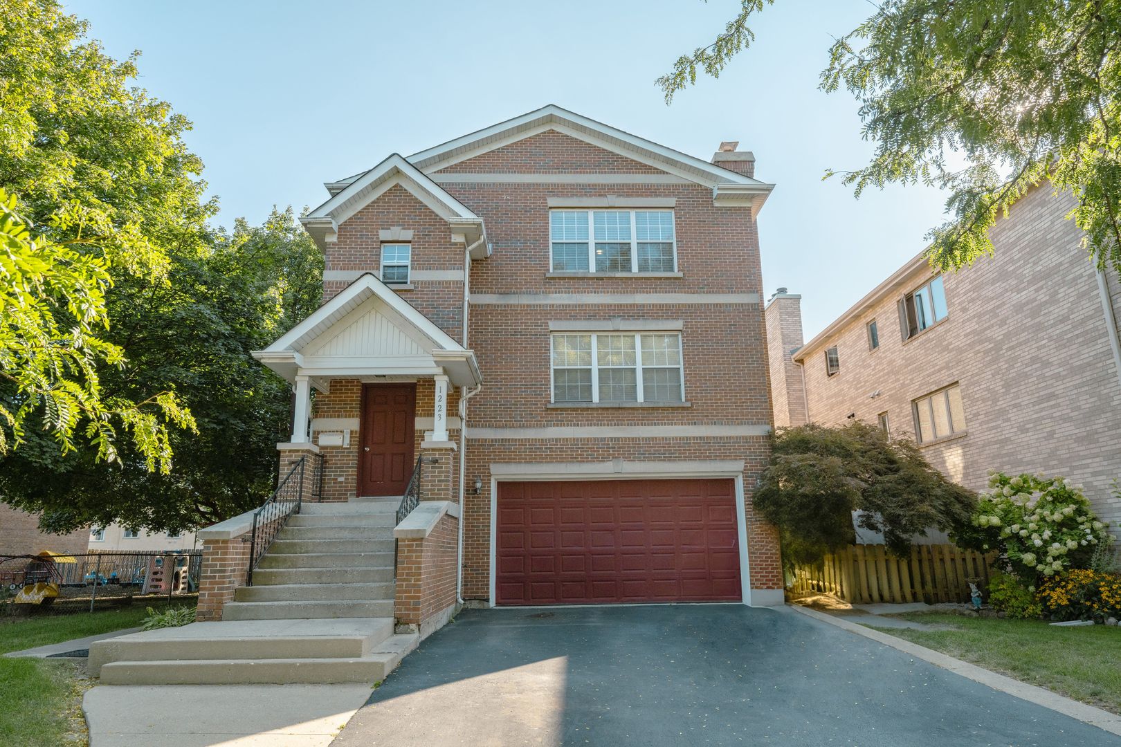 1223 E Davis Street #A, Arlington Heights, IL 60005
