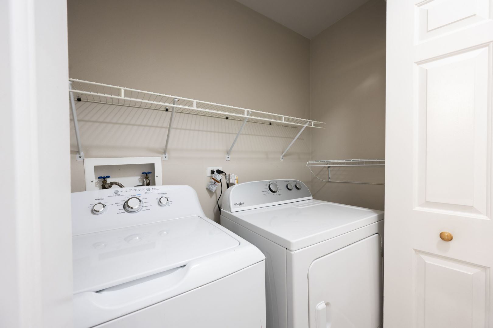 1223 E Davis Street #A, Arlington Heights, IL 60005