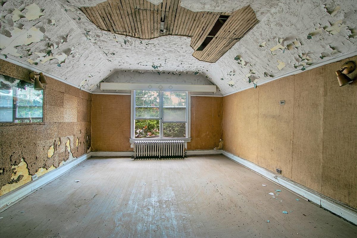 6532 S Eberhart Avenue, Chicago, IL 60637
