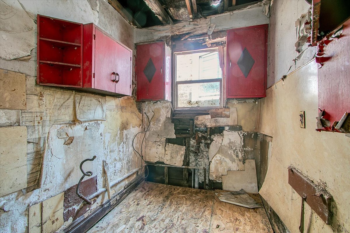 6532 S Eberhart Avenue, Chicago, IL 60637