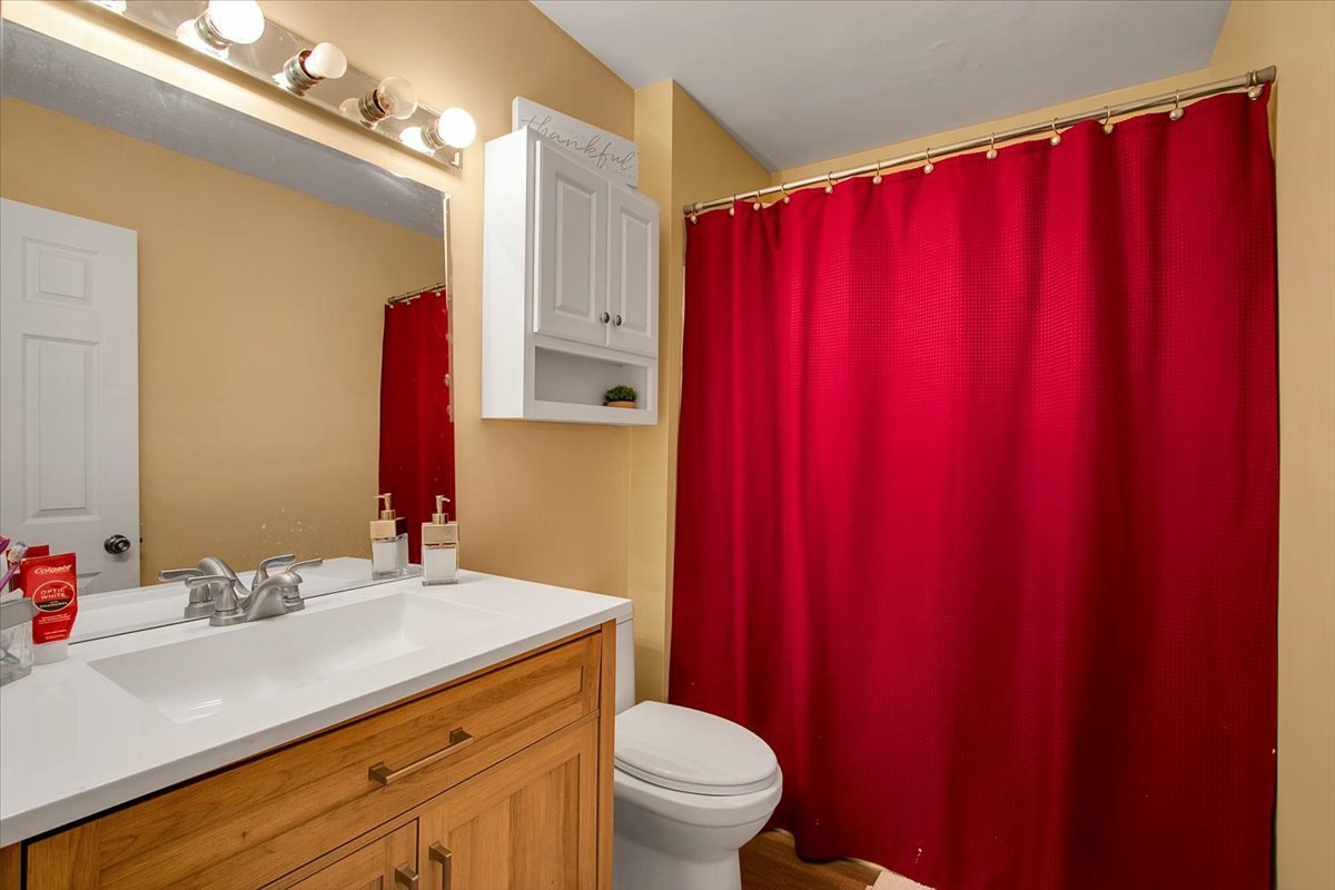 15B Fernwood Drive, Bolingbrook, IL 60440