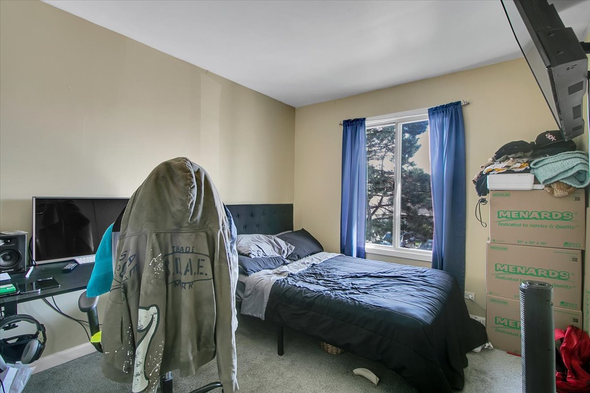 15B Fernwood Drive, Bolingbrook, IL 60440