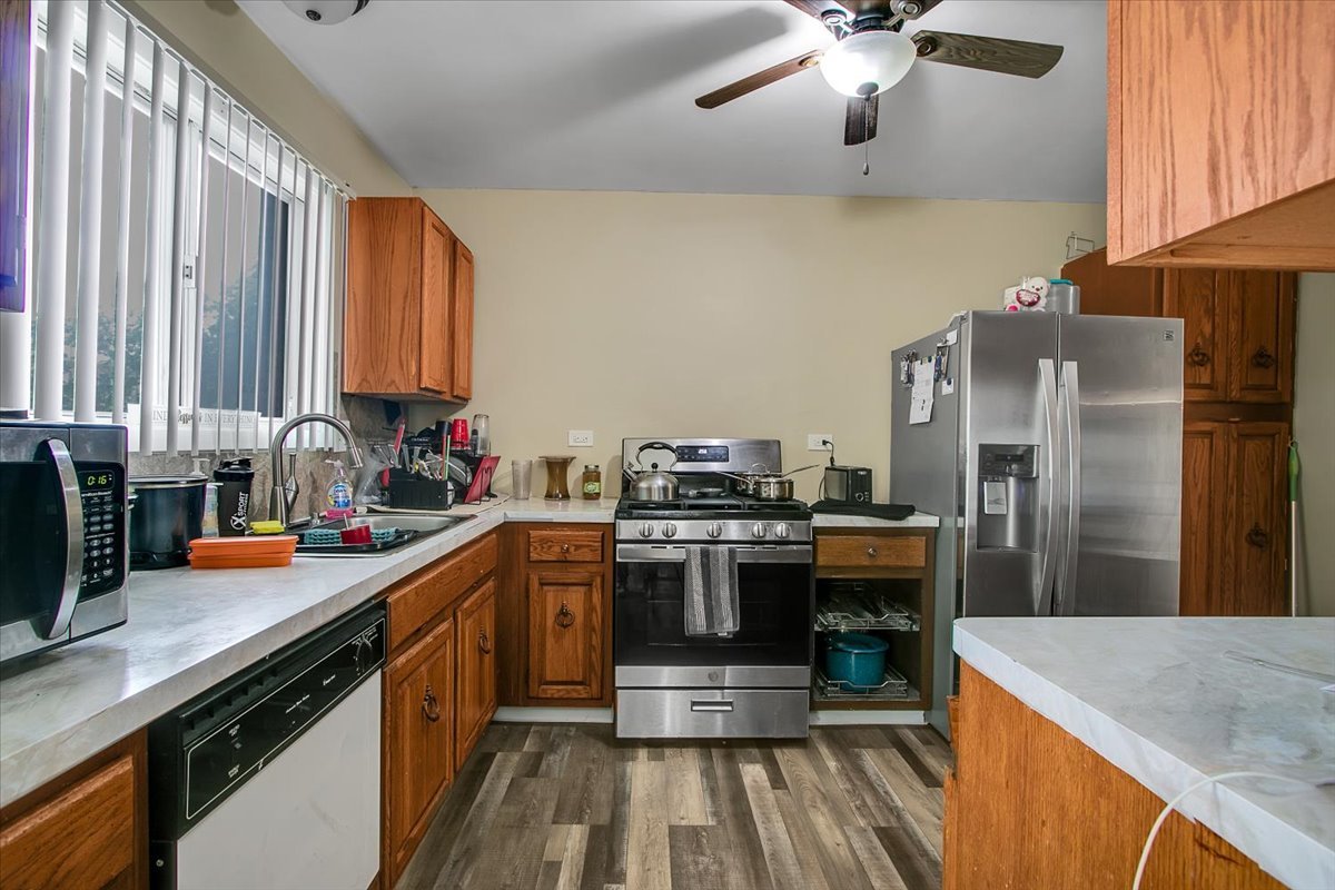 15B Fernwood Drive, Bolingbrook, IL 60440