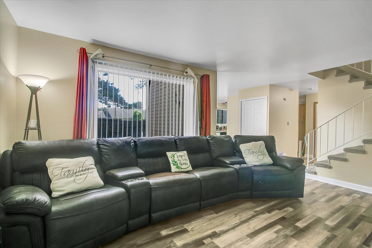 15B Fernwood Drive, Bolingbrook, IL 60440