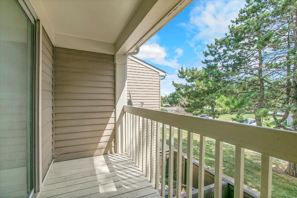 15B Fernwood Drive, Bolingbrook, IL 60440