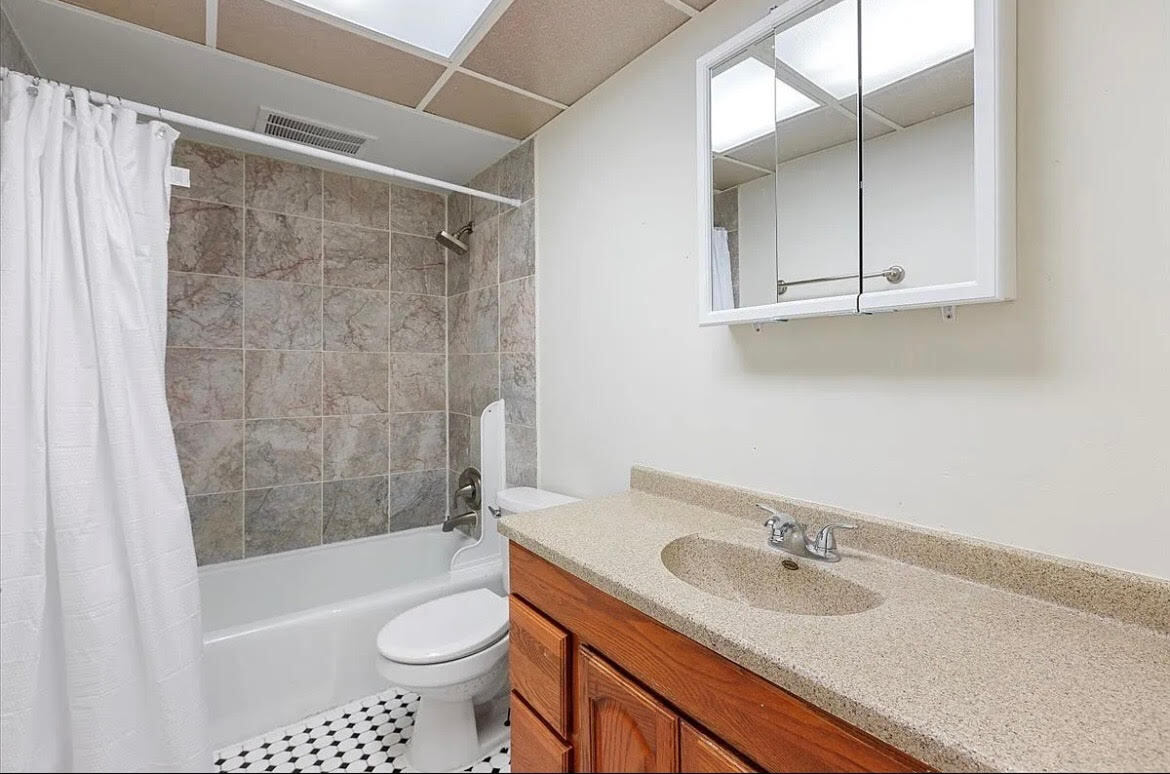 2049 Berkshire Circle #D, Carpentersville, IL 60110