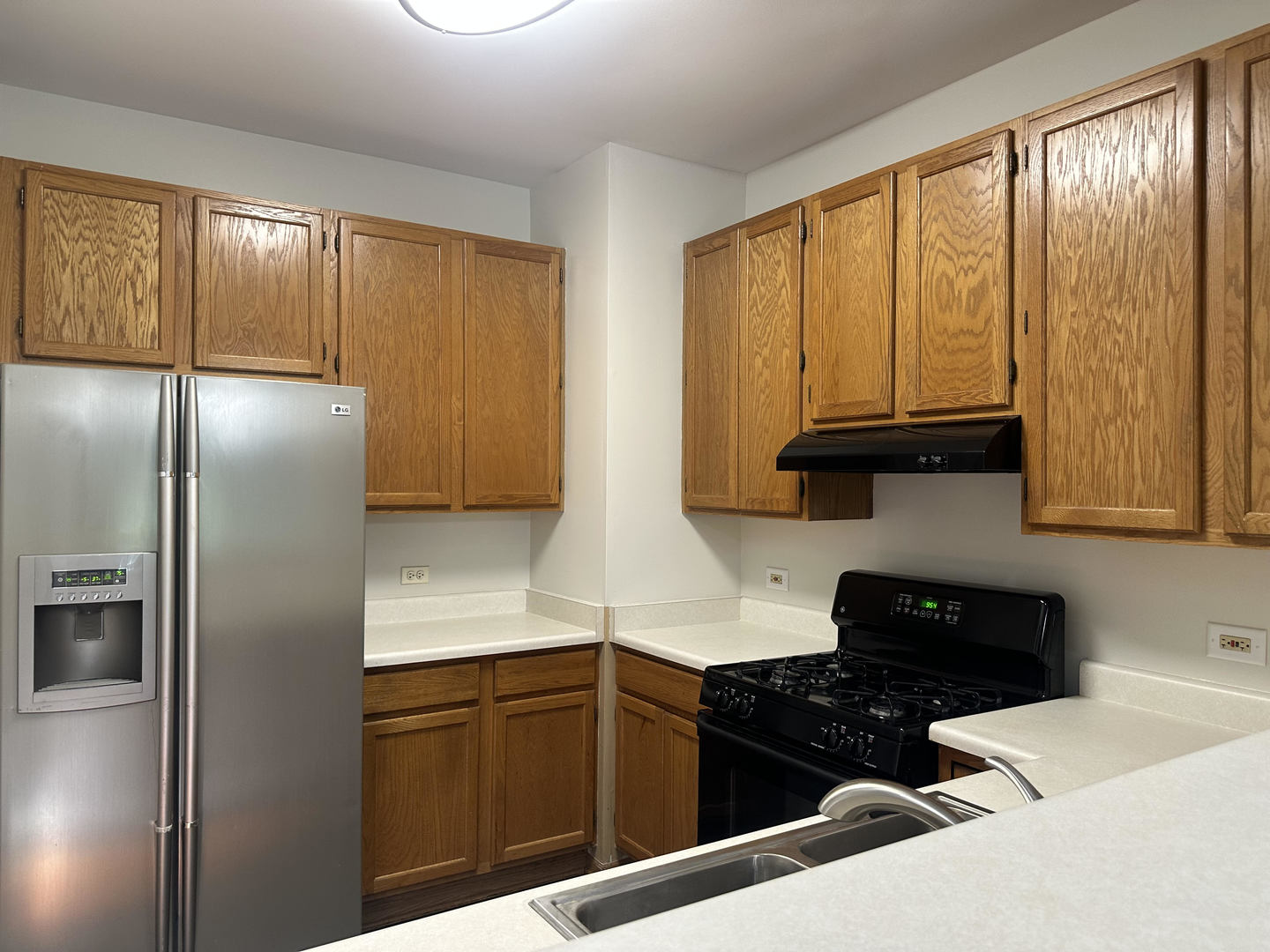 203 Canterbury Court, Oswego, IL 60543