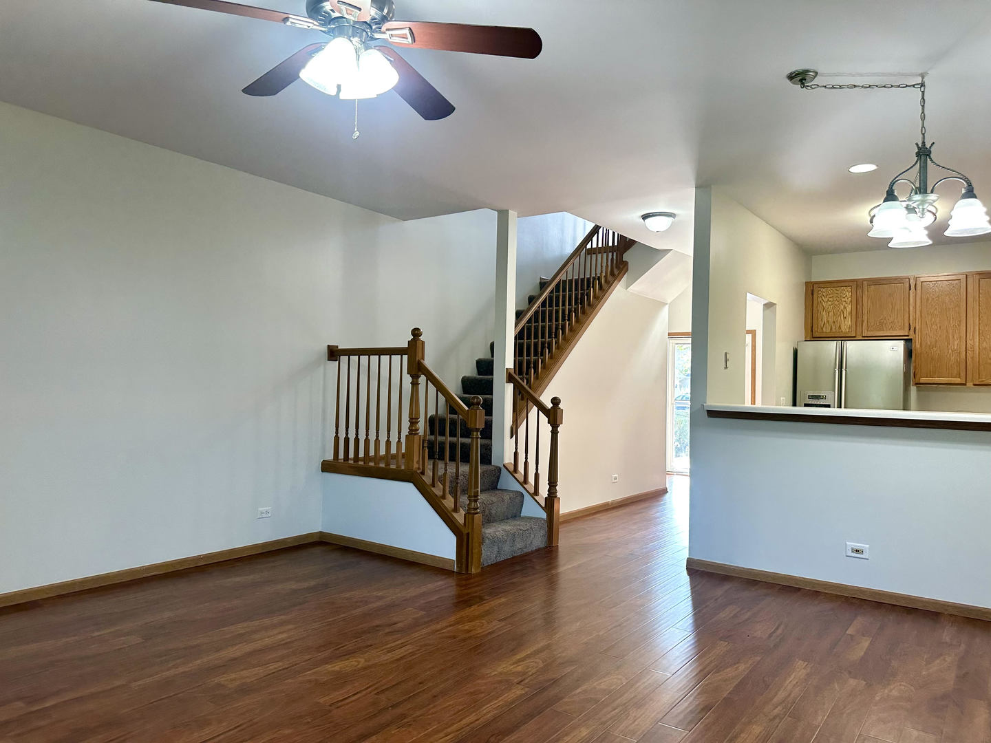 203 Canterbury Court, Oswego, IL 60543