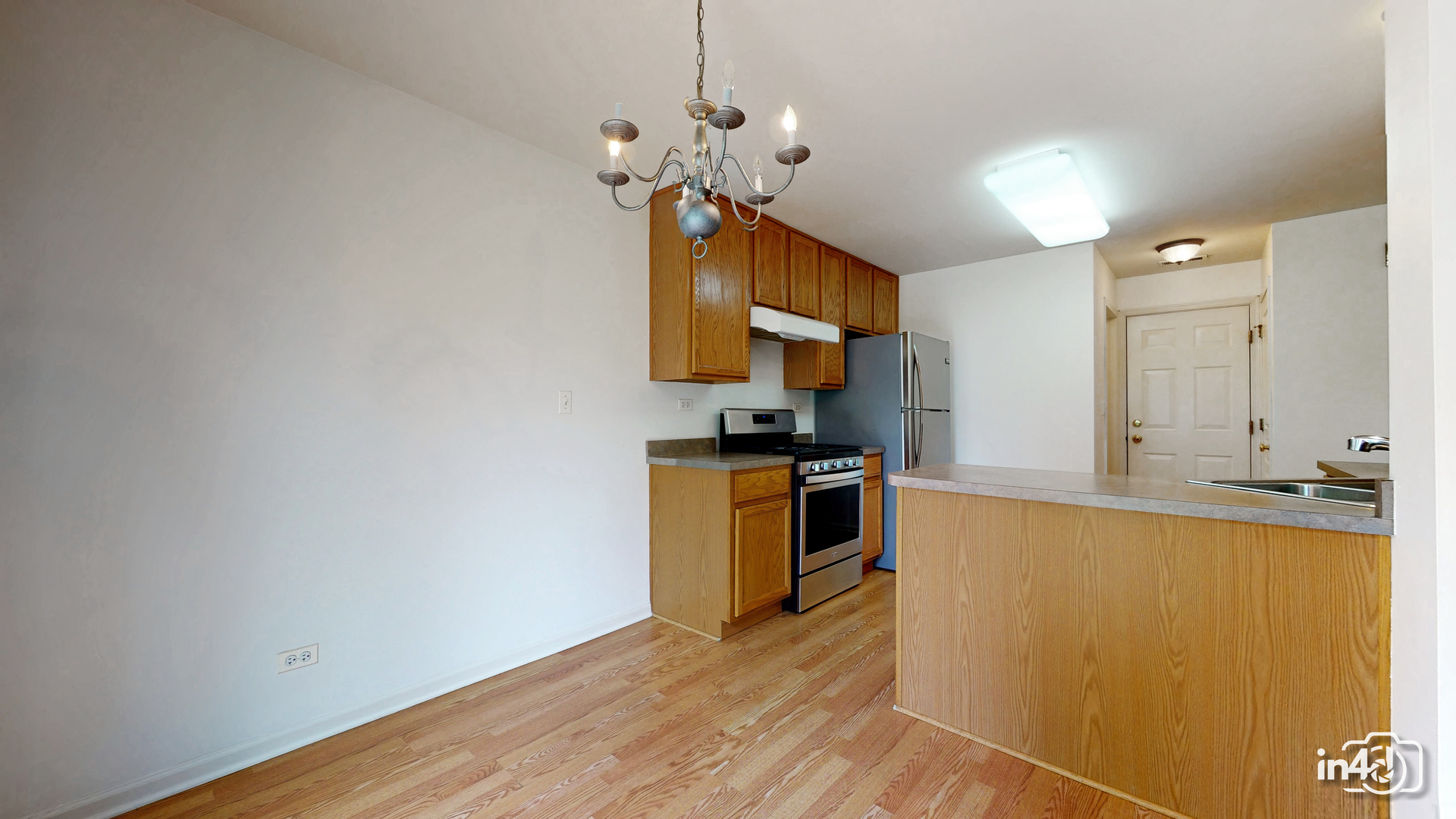 529 METROPOLITAN Street, Aurora, IL 60502