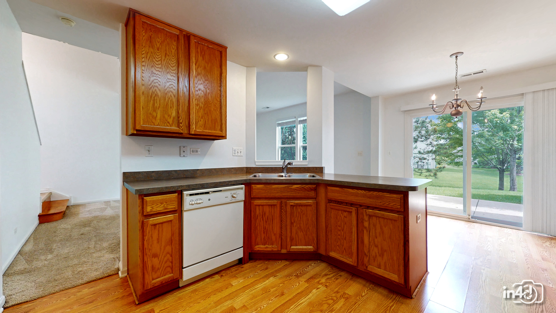 529 METROPOLITAN Street, Aurora, IL 60502