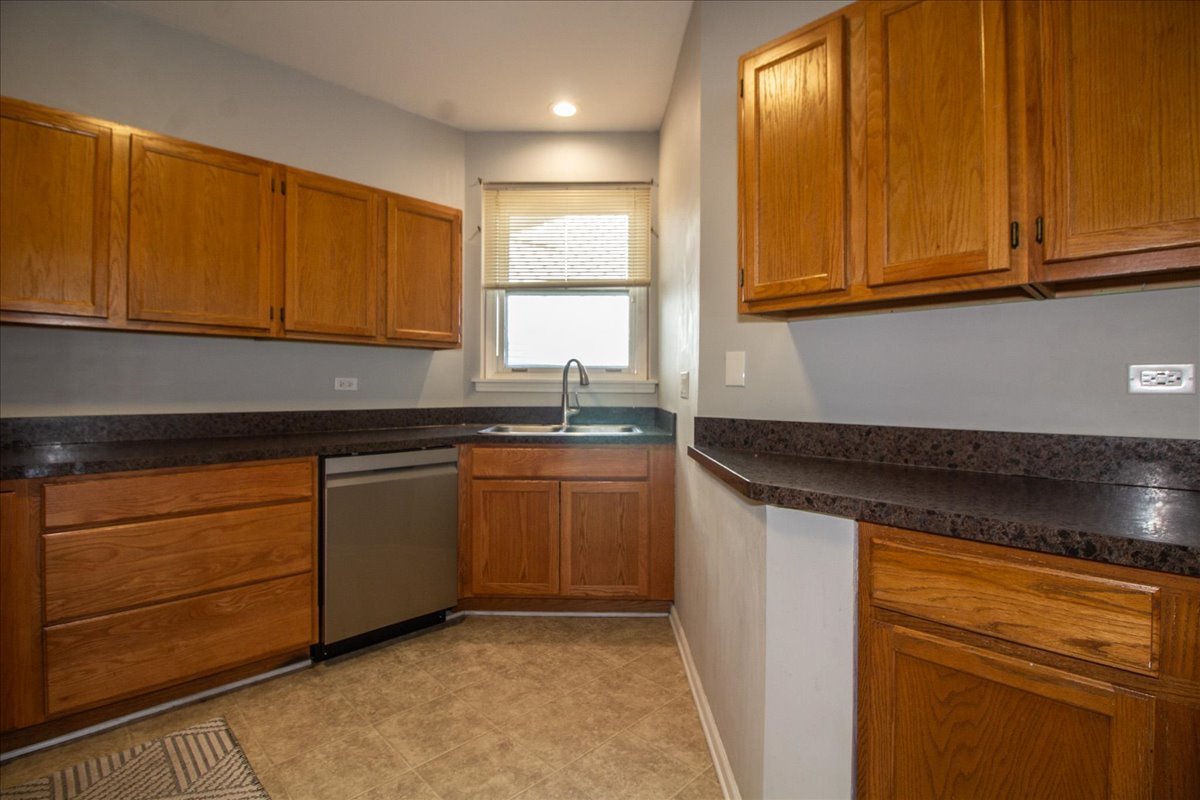 1216 Tennyson Lane #1216, Naperville, IL 60540