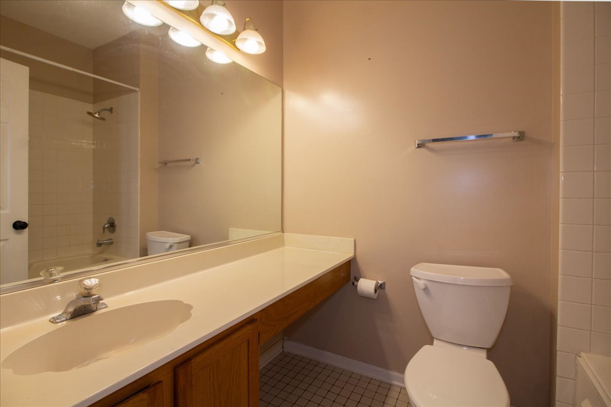 1216 Tennyson Lane #1216, Naperville, IL 60540