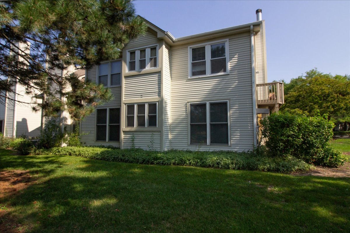 1216 Tennyson Lane #1216, Naperville, IL 60540