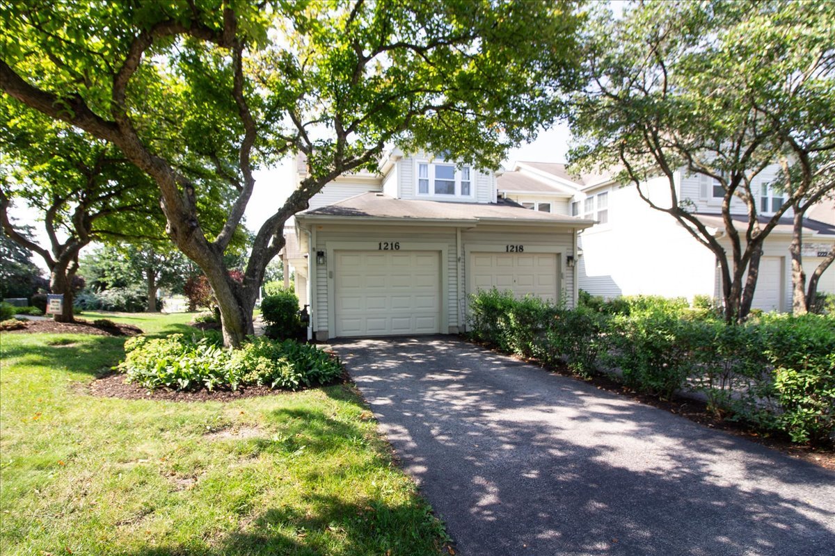 1216 Tennyson Lane #1216, Naperville, IL 60540