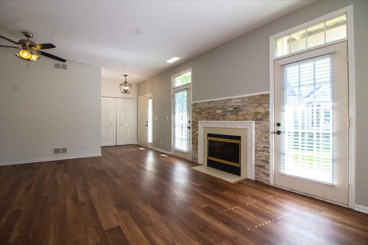 1216 Tennyson Lane #1216, Naperville, IL 60540