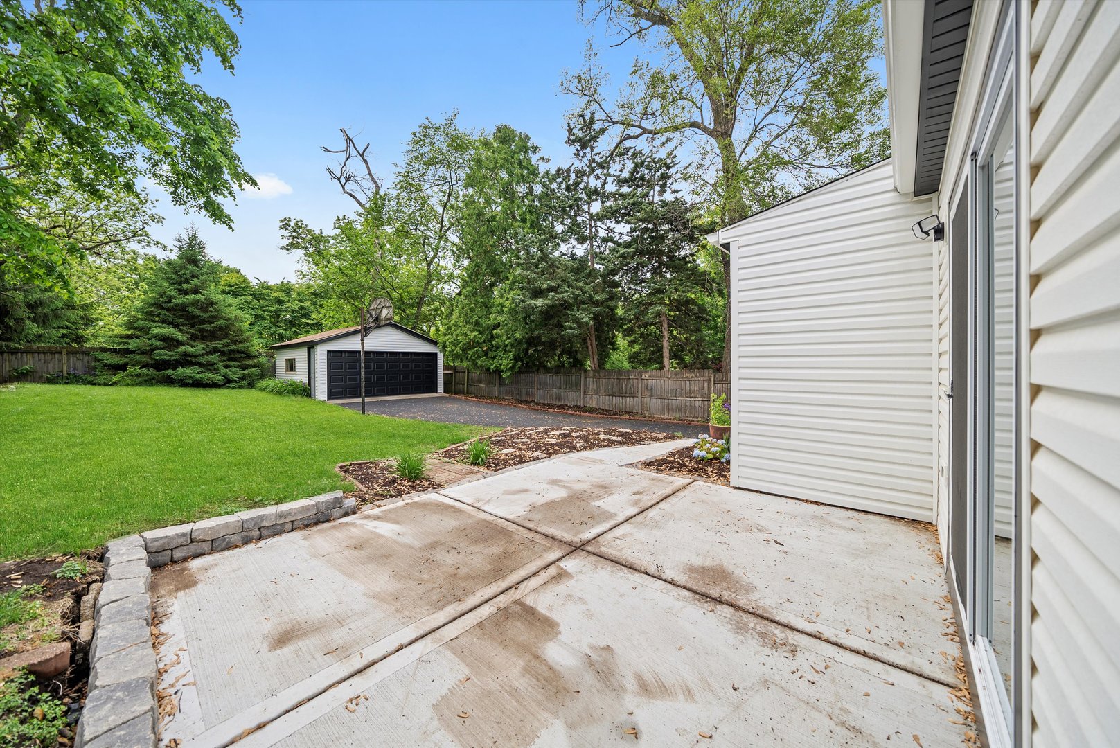 504 Newton Avenue, Glen Ellyn, IL 60137