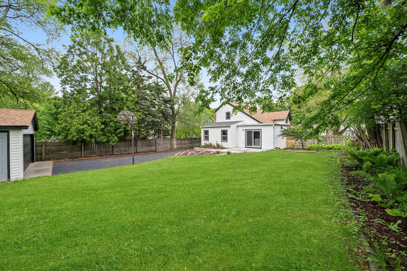 504 Newton Avenue, Glen Ellyn, IL 60137