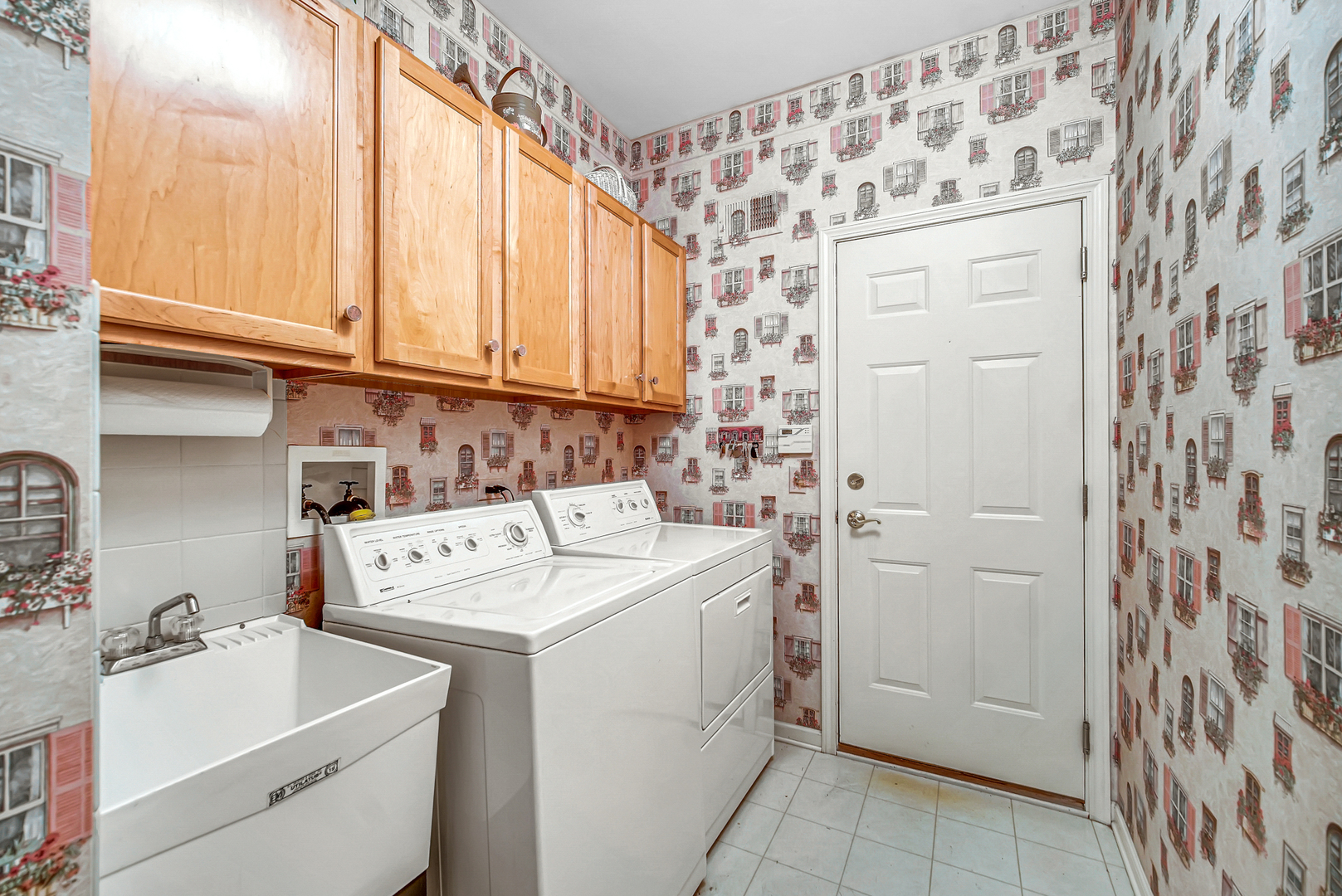 2033 Inverness Drive, Vernon Hills, IL 60061
