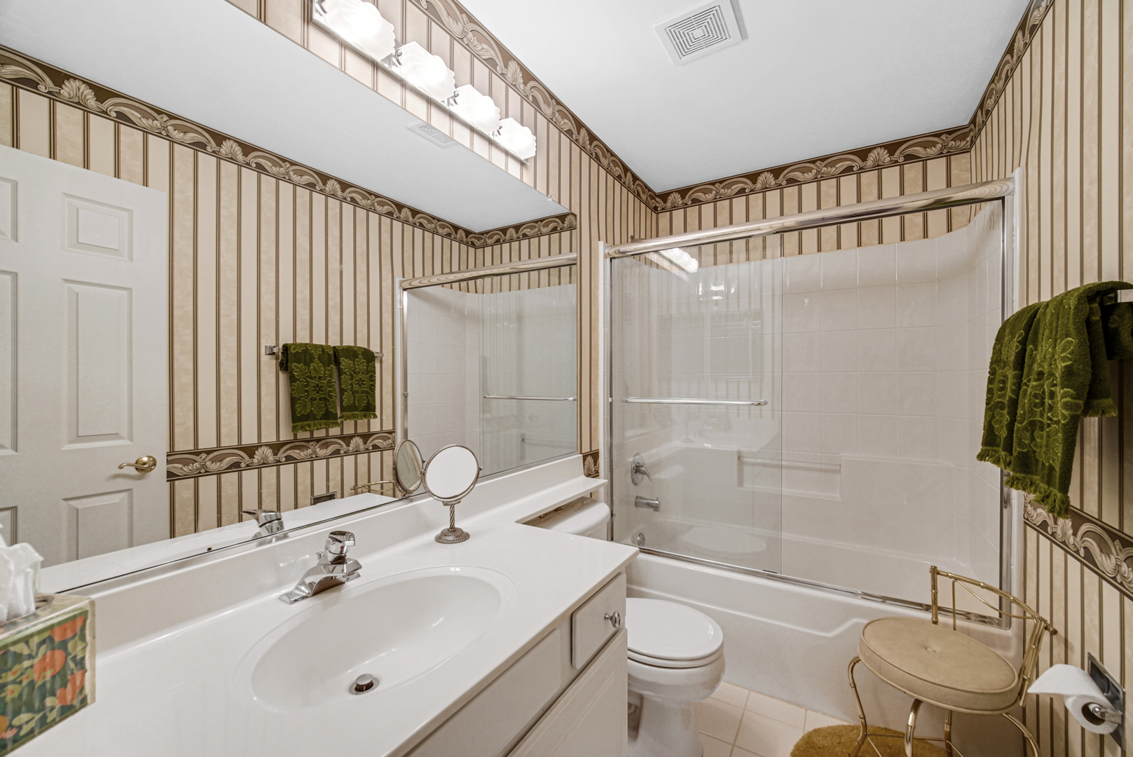 2033 Inverness Drive, Vernon Hills, IL 60061