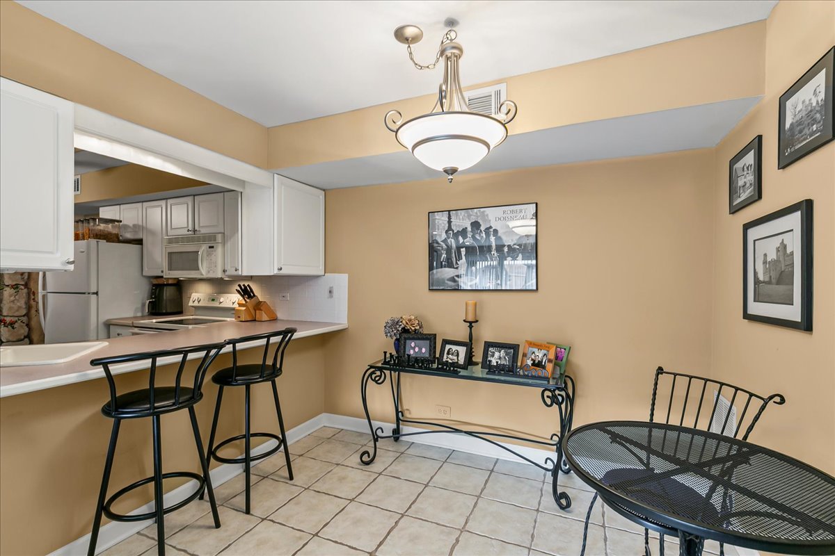 7509 W 175 Street #232, Tinley Park, IL 60477