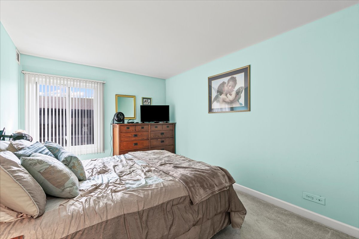 7509 W 175 Street #232, Tinley Park, IL 60477