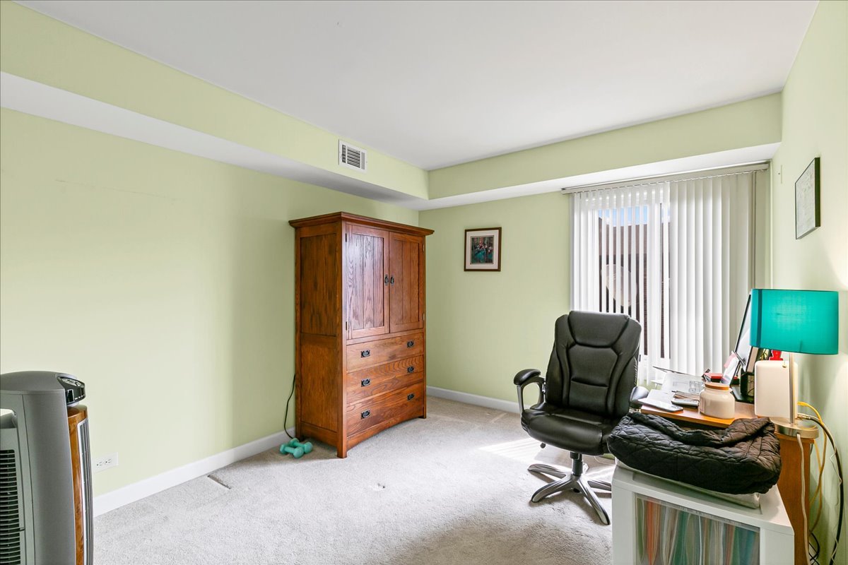 7509 W 175 Street #232, Tinley Park, IL 60477