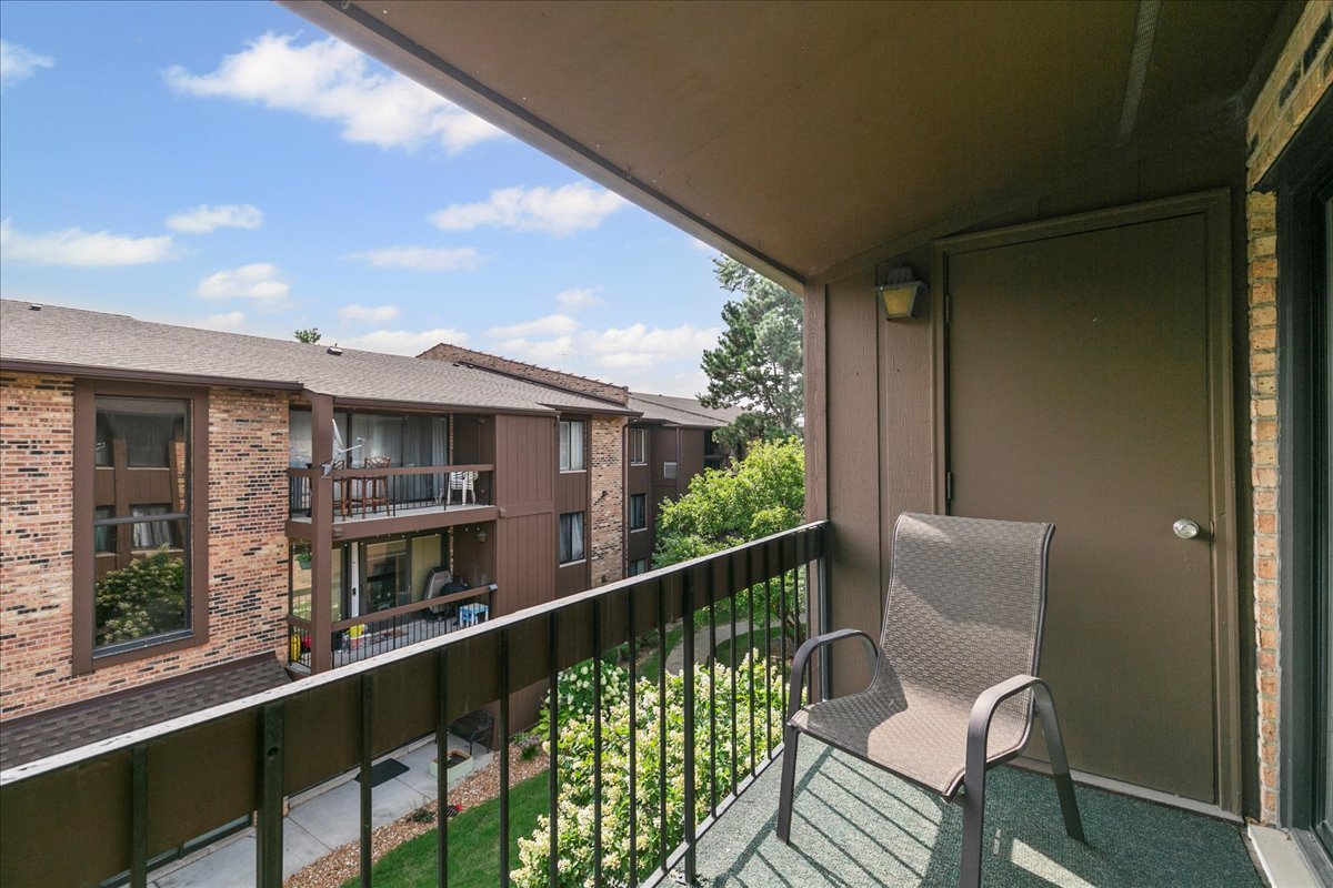 7509 W 175 Street #232, Tinley Park, IL 60477