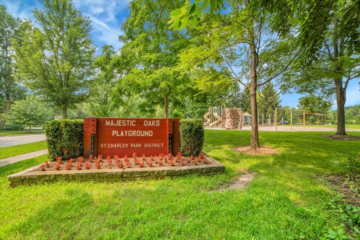 2602 Majestic Oaks Lane, St. Charles, IL 60174