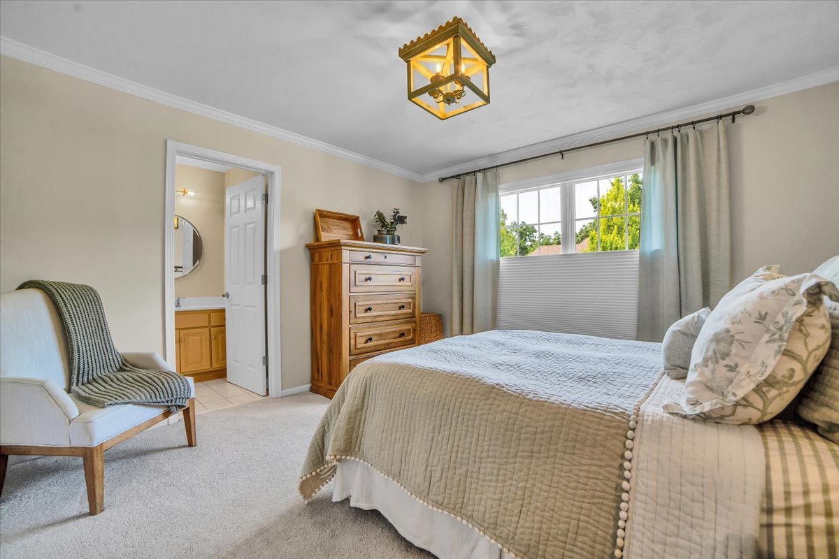 2602 Majestic Oaks Lane, St. Charles, IL 60174
