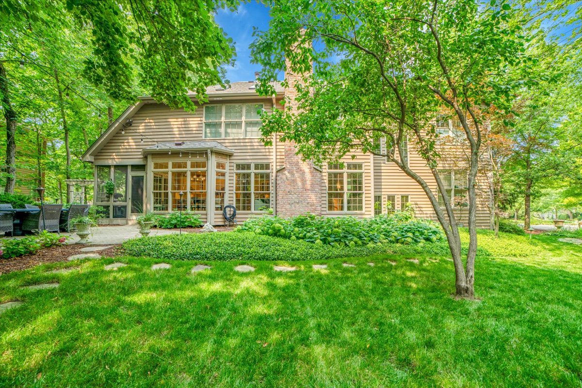 2602 Majestic Oaks Lane, St. Charles, IL 60174