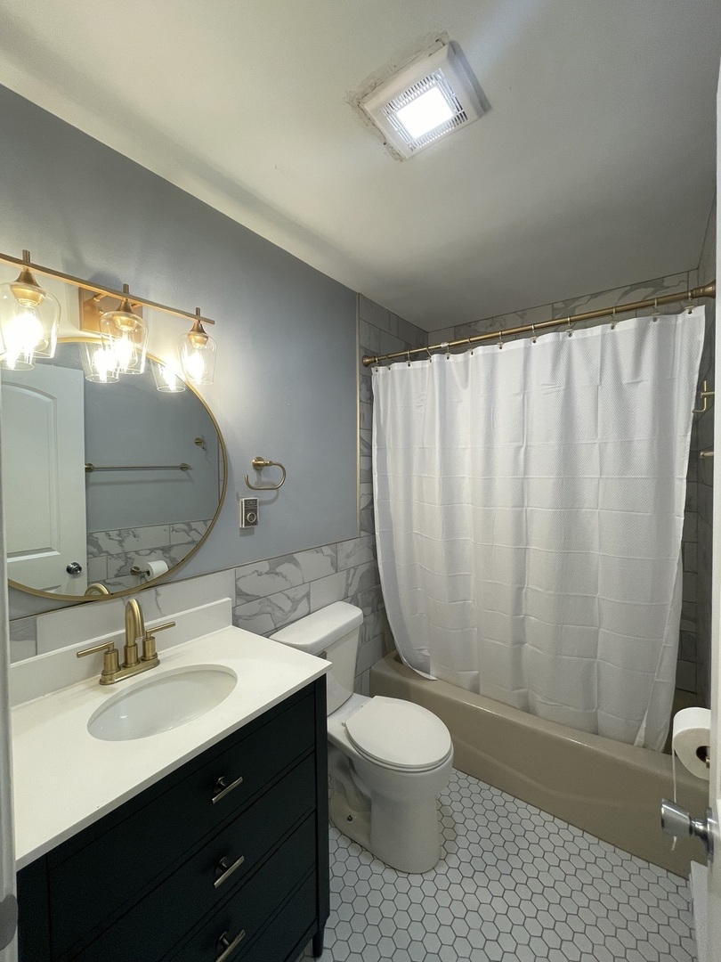 397 Poplar Avenue #1E, Antioch, IL 60002