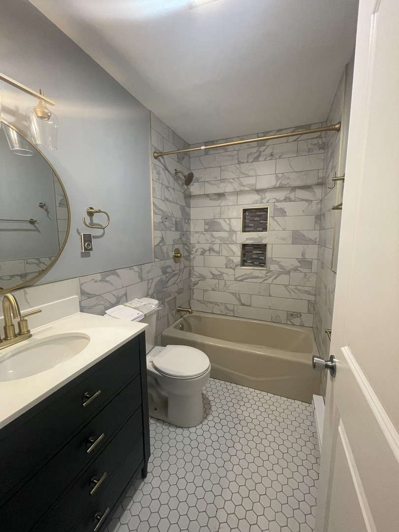 397 Poplar Avenue #1E, Antioch, IL 60002