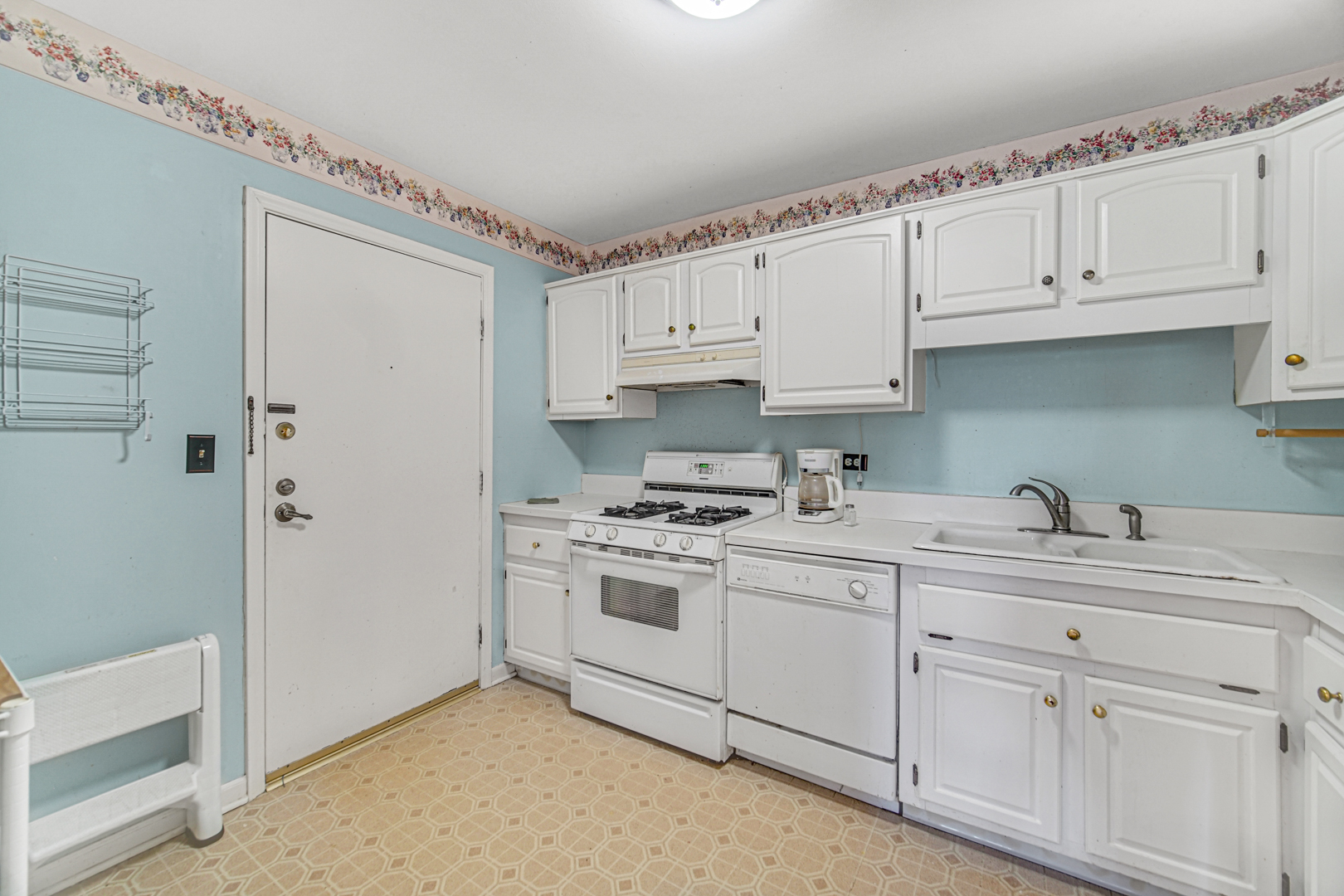 4721 Saint Joseph Creek Road #4A, Lisle, IL 60532